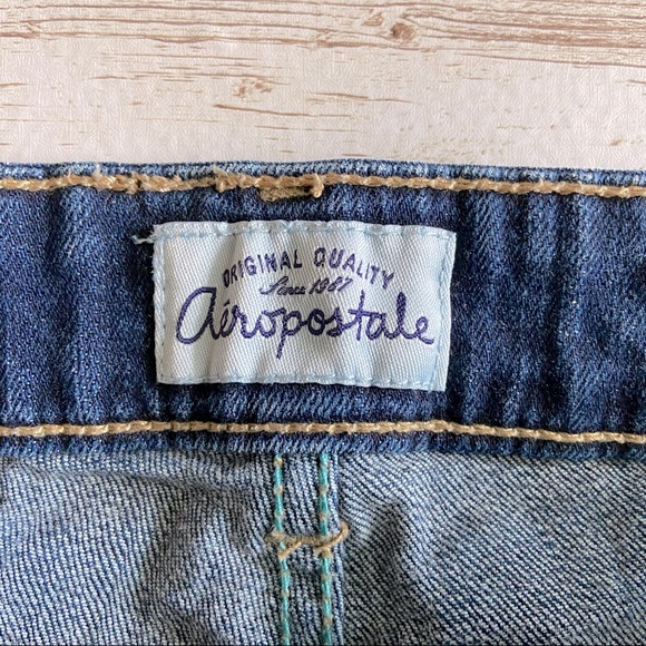 Aeropostale Cuffed Midrise Denim Shorts - Picture 3 of 4